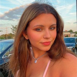 Meet your Posher, Isabelle